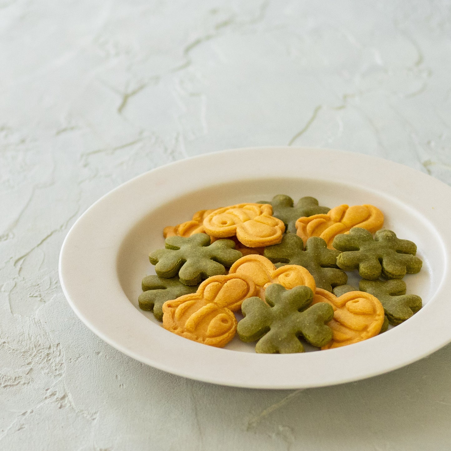 米粉のミツバチ&クローバークッキー